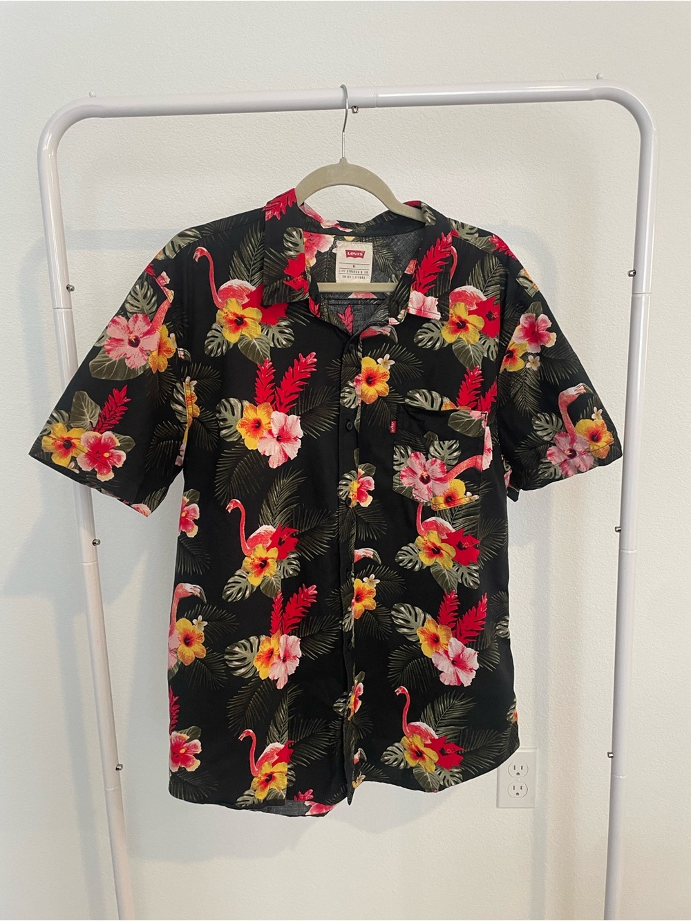 Levi's Black Floral & Flamingo Short-Sleeve Button-Up Shirt